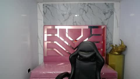 darknyx ch1 online show from November 2025 10:43:02 PM