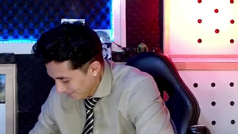 Snapshot of darko0717 chatting on December 2024 01:39:02 AM DARKO0717 online show from December 2024 01:39:02 AM