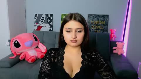 Amelie online show from April 2026 08:09:02 PM