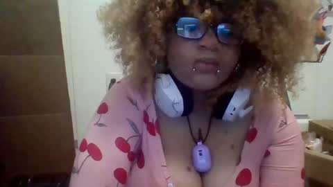 DarkSundaze online show from June 2026 11:42:01 PM