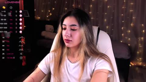 Belle online show from December 2024 04:55:01 AM