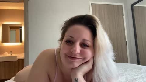 Snapshot of darling_ashley chatting on March 2026 06:56:02 PM Mommy online show from March 2026 06:56:02 PM