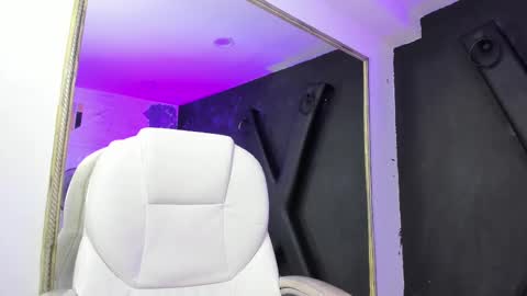 Darling online show from February 2025 10:50:02 PM