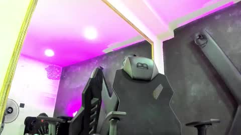 Darling online show from October 2025 01:07:01 PM