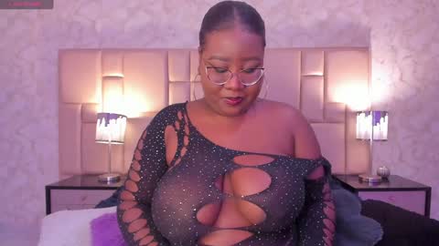 Snapshot of darnellqueen chatting on December 2024 04:58:02 AM Darnell Queen online show from December 2024 04:58:02 AM