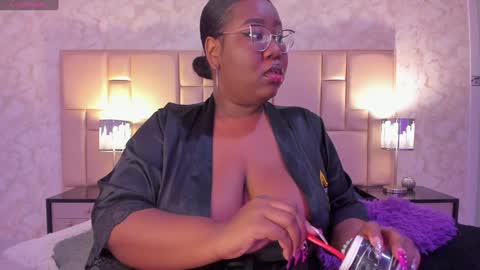 Snapshot of darnellqueen chatting on December 2024 03:50:02 AM Darnell Queen online show from December 2024 03:50:02 AM