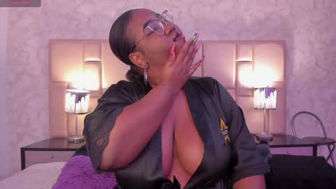 Snapshot of darnellqueen chatting on January 2025 03:47:01 AM Darnell Queen online show from January 2025 03:47:01 AM