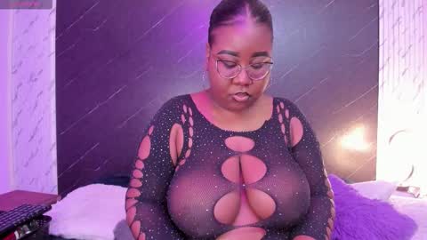 Snapshot of darnellqueen chatting on September 2025 03:39:02 AM Darnell Queen online show from September 2025 03:39:02 AM