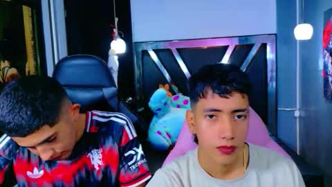 darwinandbrayan online show from November 2025 08:08:02 PM