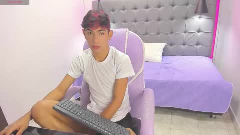 angel online show from November 2025 12:37:02 PM