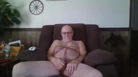 Snapshot of dave571960 chatting on January 2025 08:28:01 PM dave571960 online show from January 2025 08:28:01 PM