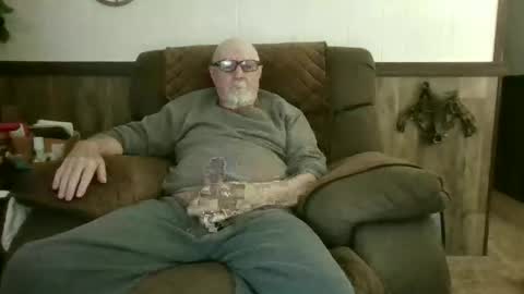 Snapshot of dave571960 chatting on May 2026 10:31:01 AM dave571960 online show from May 2026 10:31:01 AM