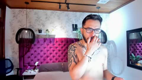 Snapshot of dave_wolff chatting on November 2025 11:31:02 AM Dave online show from November 2025 11:31:02 AM