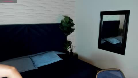 Snapshot of dave_wolff chatting on November 2025 12:07:01 PM Dave online show from November 2025 12:07:01 PM