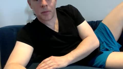 daveb709709709 online show from April 2026 04:19:02 PM