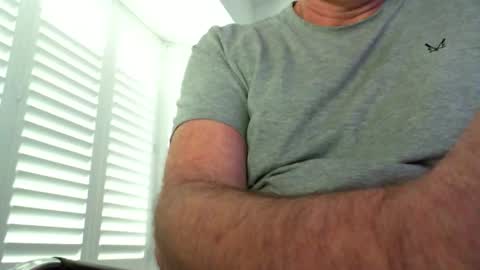 davesu12345 online show from February 2026 11:48:01 AM