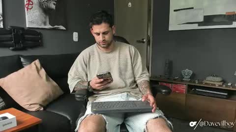 Daves online show from November 2025 04:51:01 PM