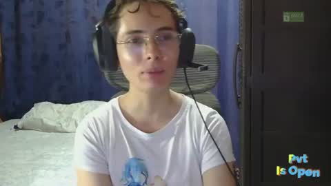 Snapshot of david_colombian chatting on June 2026 05:25:01 PM ProgrammerBoy online show from June 2026 05:25:01 PM