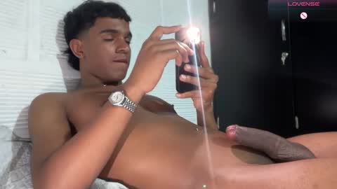 Snapshot of david_hot44 chatting on February 2026 07:48:02 AM david_hot44 online show from February 2026 07:48:02 AM