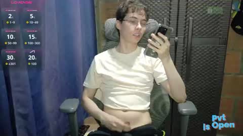 Snapshot of david_programmer chatting on July 2026 05:45:01 PM ProgrammerBoy online show from July 2026 05:45:01 PM