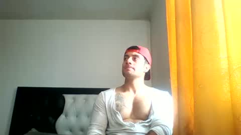 davidcr89 online show from February 2025 08:33:02 PM