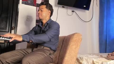 Snapshot of davide_daniels chatting on April 2026 06:54:02 PM Davide online show from April 2026 06:54:02 PM