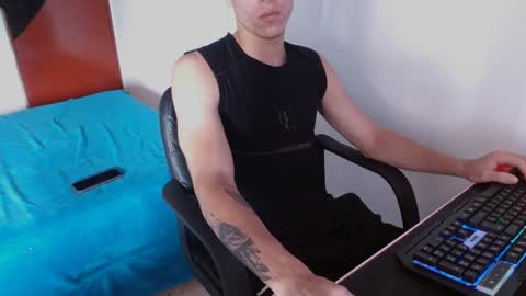 davidsalazar33 online show from January 2025 06:35:01 PM