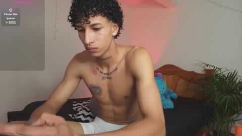 Snapshot of davidxxx02 chatting on March 2025 10:04:02 PM Estiven online show from March 2025 10:04:02 PM