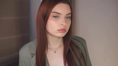 Snapshot of davinagreengo chatting on April 2026 10:10:02 PM Louise online show from April 2026 10:10:02 PM