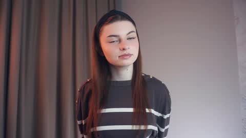 Snapshot of davinagreengo chatting on April 2026 09:50:02 PM Louise online show from April 2026 09:50:02 PM