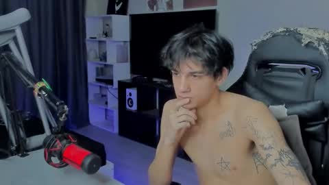 Snapshot of davisross chatting on September 2025 05:54:01 AM davis online show from September 2025 05:54:01 AM