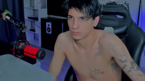 davis online show from December 2025 08:57:01 PM