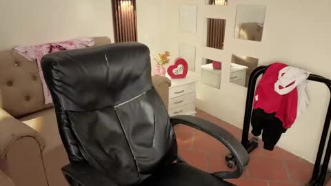 davoxer online show from April 2026 03:22:02 AM