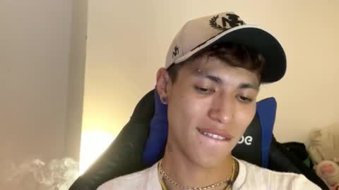 Snapshot of daxonreyy_ chatting on March 2026 06:10:01 AM Daxon online show from March 2026 06:10:01 AM