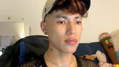 Snapshot of daxonreyy_ chatting on May 2026 07:49:01 AM Daxon online show from May 2026 07:49:01 AM