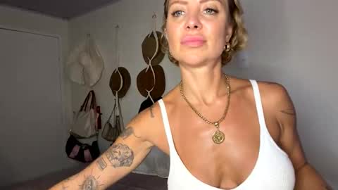 Dayoff online show from April 2026 02:03:02 AM