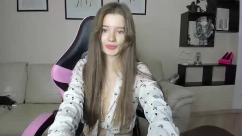 dazdrasmigdasue online show from January 2025 05:49:02 PM