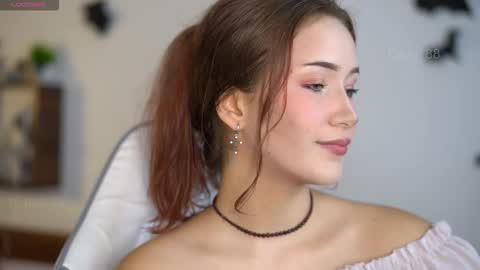 Snapshot of dazy_88 chatting on November 2025 03:39:01 AM Dazy My Fansly online show from November 2025 03:39:01 AM