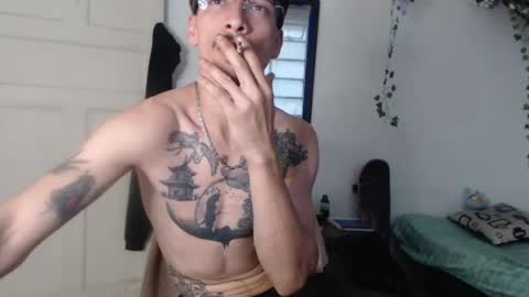 Snapshot of dazzayyy chatting on May 2026 10:48:02 PM dazzayy online show from May 2026 10:48:02 PM