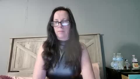 Dazzling Peach Goddess online show from March 2025 04:00:02 PM