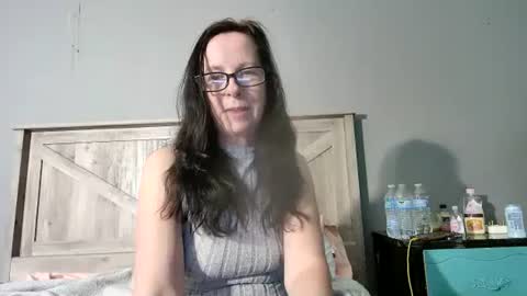 Dazzling Peach Goddess online show from March 2025 03:52:01 PM