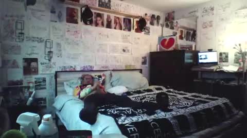 dbeamon92 online show from February 2026 08:49:01 PM