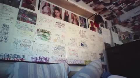 dbeamon92 online show from April 2026 09:50:02 PM