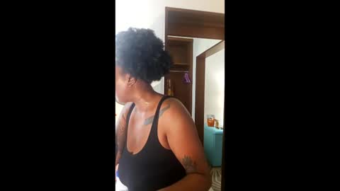 Duchess Coco - Coco Puffs online show from April 2026 06:01:02 PM