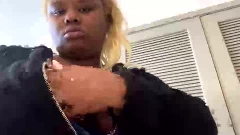 ddebbie536 online show from October 2025 07:00:01 PM