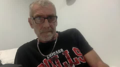 Snapshot of deanofflove221000 chatting on September 2025 11:32:02 AM deanofflove221000 online show from September 2025 11:32:02 AM