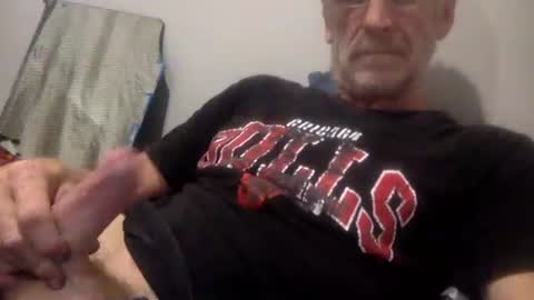 Snapshot of deanofflove221000 chatting on October 2025 12:53:02 AM deanofflove221000 online show from October 2025 12:53:02 AM