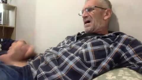 deanofflove221000 online show from April 2026 01:28:01 AM