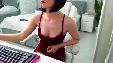 Snapshot of dear_ellisse chatting on April 2026 08:56:02 AM Elly online show from April 2026 08:56:02 AM