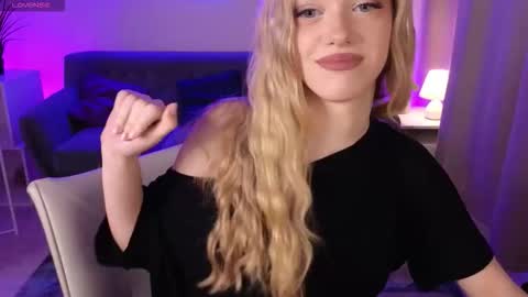 Snapshot of dear_tessa chatting on March 2026 01:59:01 PM Tessa online show from March 2026 01:59:01 PM